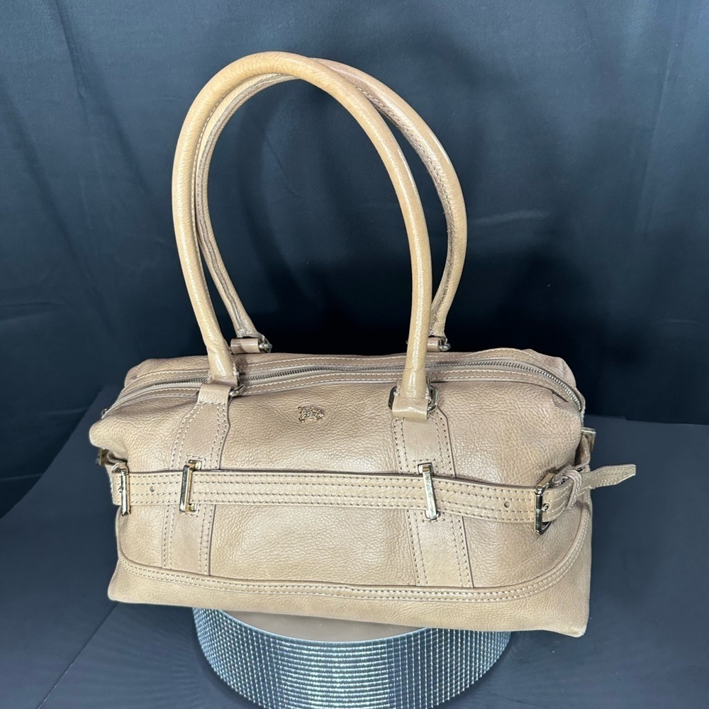 Burbery Elegante Tan Leather Handbag pre
Owned Exellent condition